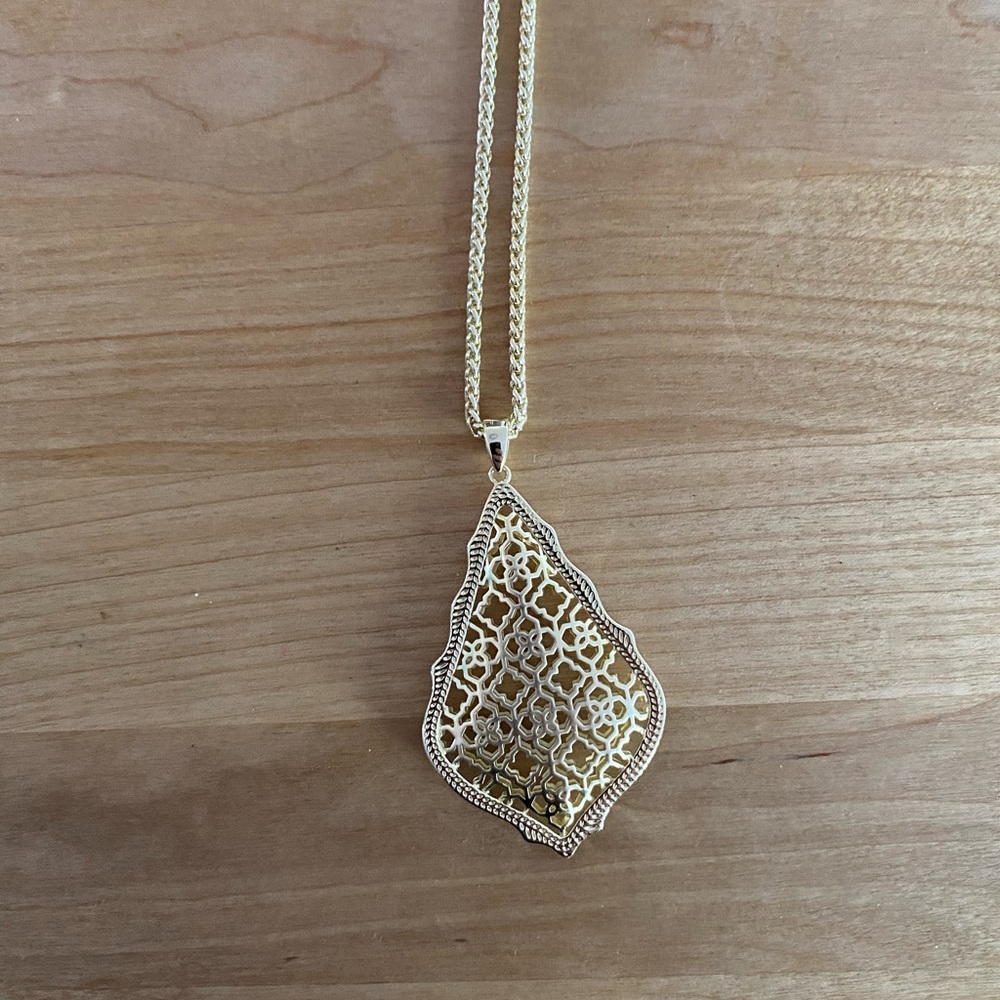 Kendra Scott long necklace Like New